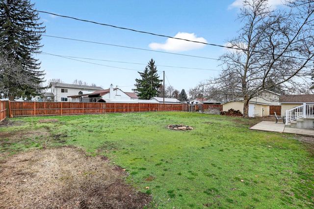 8422 E Liberty Ave, Millwood, WA 99212