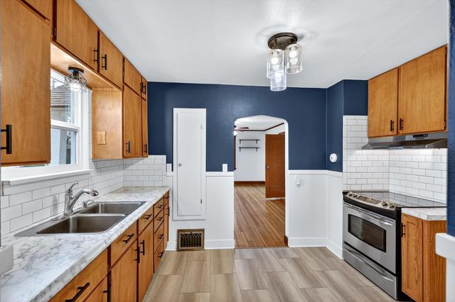 8422 E Liberty Ave, Millwood, WA 99212