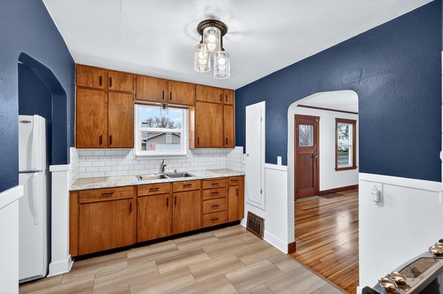 8422 E Liberty Ave, Millwood, WA 99212