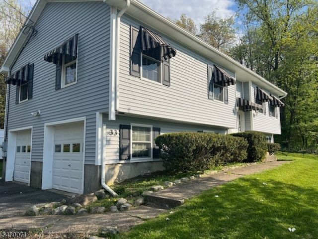 33 Circle Dr, Hamburg Boro, NJ 07419