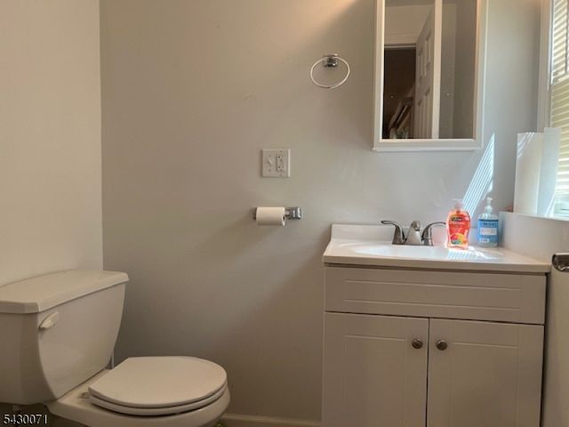 33 Circle Dr, Hamburg Boro, NJ 07419