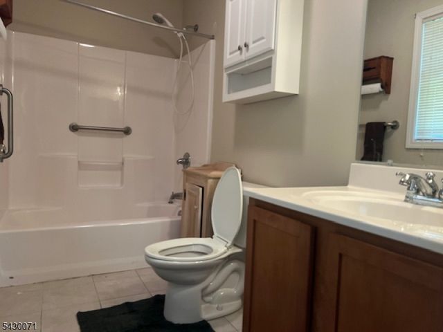 33 Circle Dr, Hamburg Boro, NJ 07419