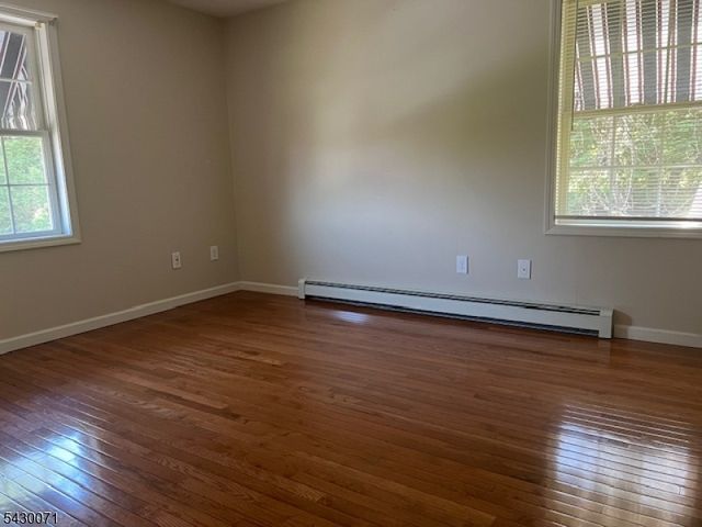 33 Circle Dr, Hamburg Boro, NJ 07419