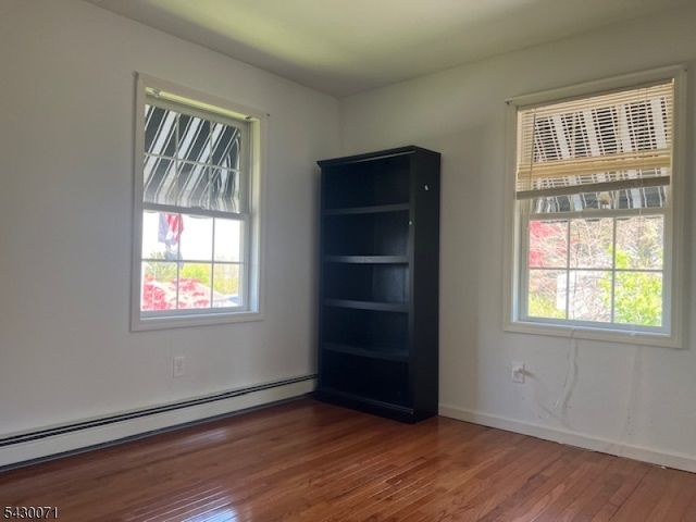 33 Circle Dr, Hamburg Boro, NJ 07419