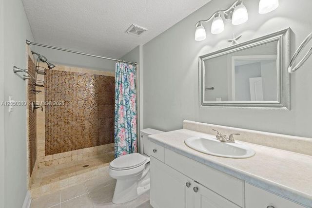5060 Fairways Cir F101, Vero Beach, FL 32967