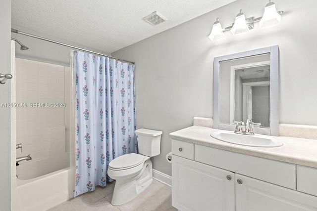 5060 Fairways Cir F101, Vero Beach, FL 32967