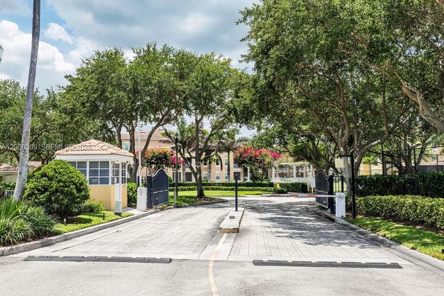 5060 Fairways Cir F101, Vero Beach, FL 32967