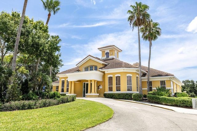 5060 Fairways Cir F101, Vero Beach, FL 32967