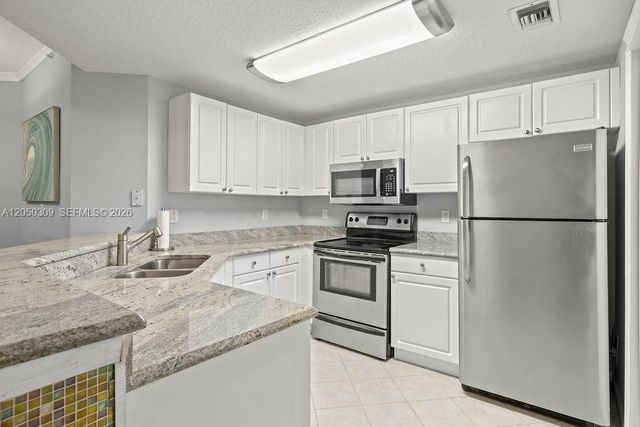 5060 Fairways Cir F101, Vero Beach, FL 32967