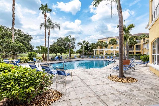 5060 Fairways Cir F101, Vero Beach, FL 32967