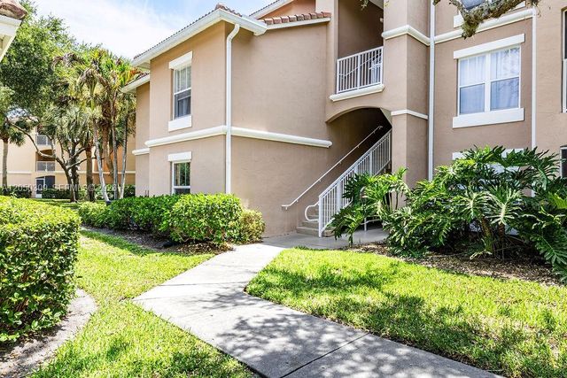 5060 Fairways Cir F101, Vero Beach, FL 32967