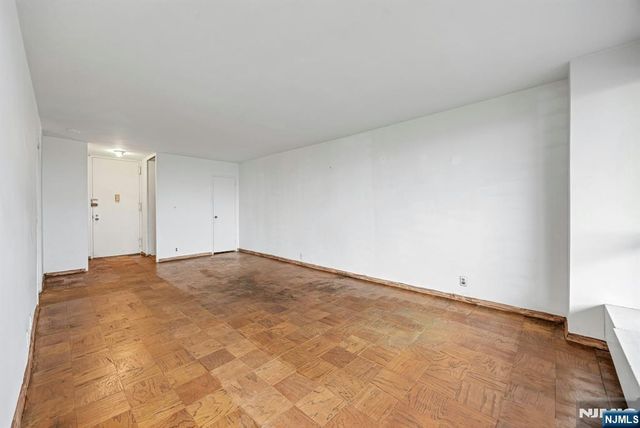 2077 Center Avenue 20C, Fort Lee, NJ 07024