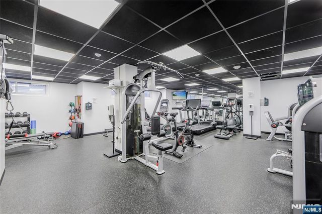2077 Center Avenue 20C, Fort Lee, NJ 07024