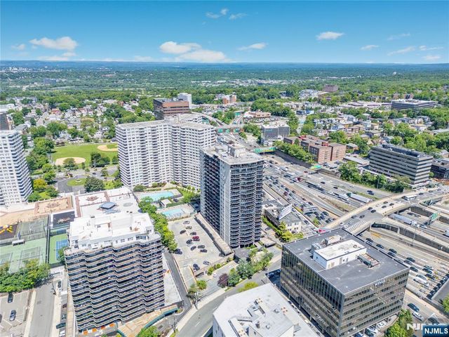 2077 Center Avenue 20C, Fort Lee, NJ 07024