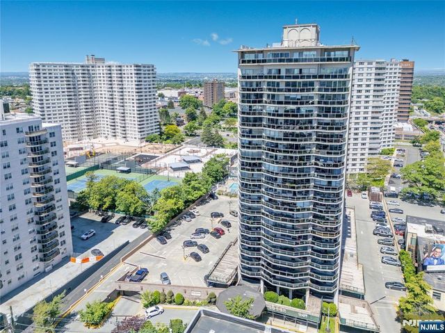 2077 Center Avenue 20C, Fort Lee, NJ 07024