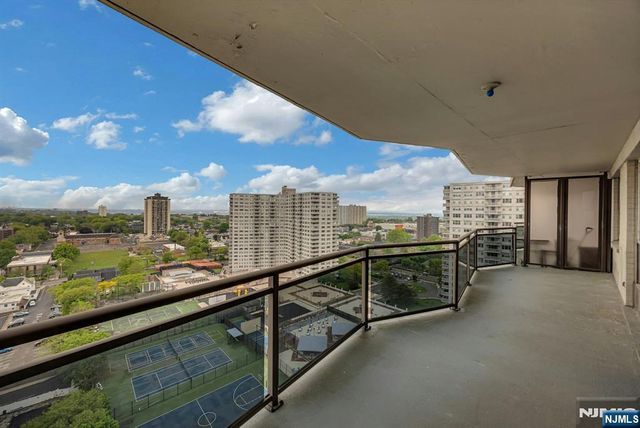2077 Center Avenue 20C, Fort Lee, NJ 07024