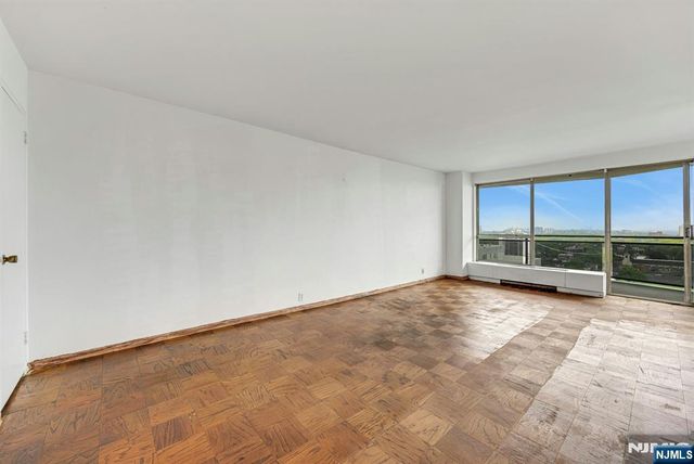 2077 Center Avenue 20C, Fort Lee, NJ 07024