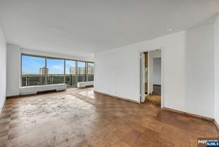2077 Center Avenue 20C, Fort Lee, NJ 07024