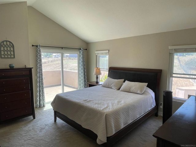 1994 Casablanca Ct., Vista, CA 92081