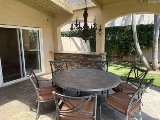 1994 Casablanca Ct., Vista, CA 92081