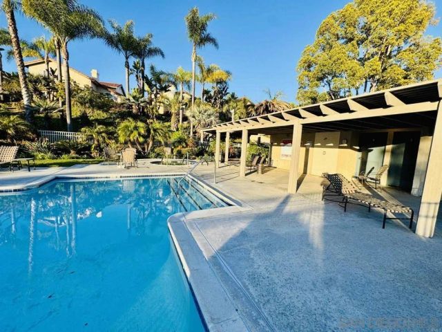 1994 Casablanca Ct., Vista, CA 92081