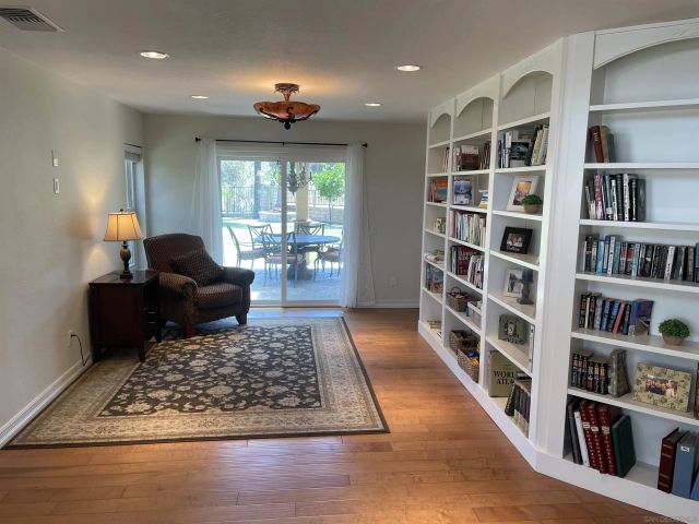 1994 Casablanca Ct., Vista, CA 92081
