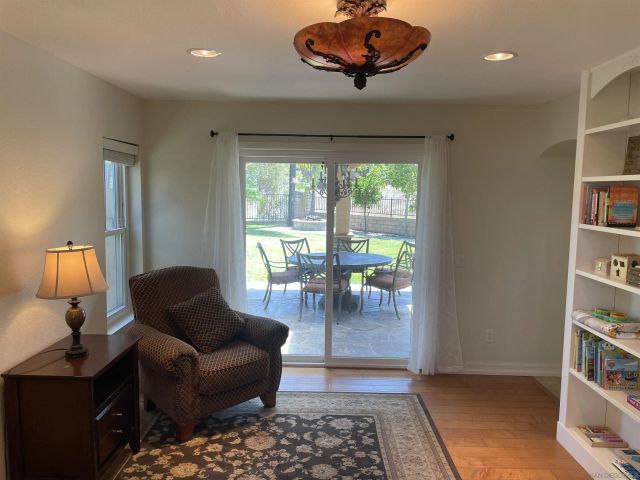1994 Casablanca Ct., Vista, CA 92081