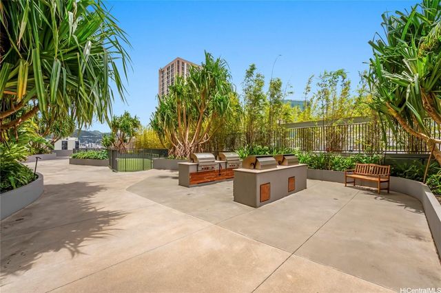 1001 Queen Street 1602, Honolulu, HI 96814