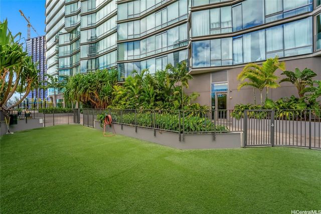 1001 Queen Street 1602, Honolulu, HI 96814