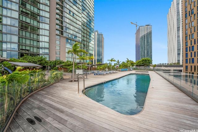 1001 Queen Street 1602, Honolulu, HI 96814