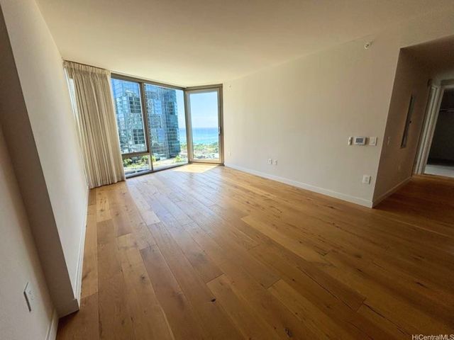 1001 Queen Street 1602, Honolulu, HI 96814