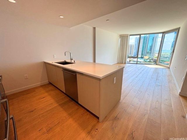1001 Queen Street 1602, Honolulu, HI 96814