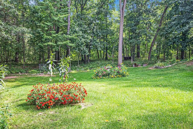 5595 Mountain Road, Genoa Twp, MI 48116