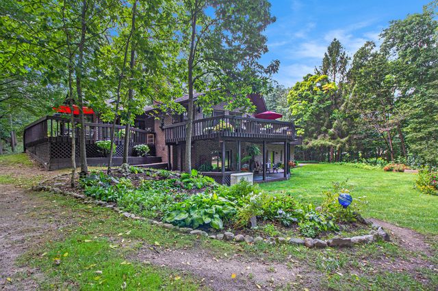 5595 Mountain Road, Genoa Twp, MI 48116