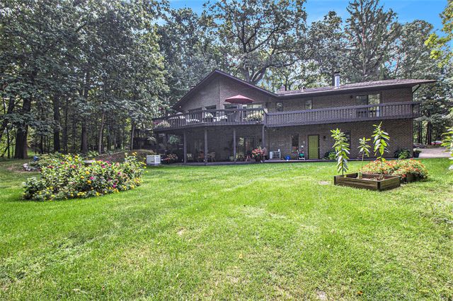5595 Mountain Road, Genoa Twp, MI 48116