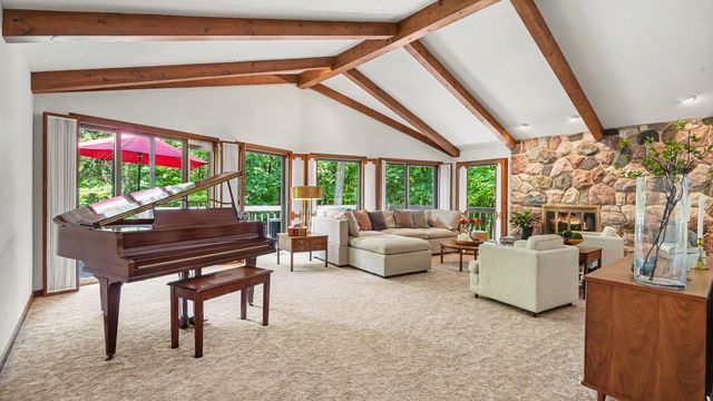 5595 Mountain Road, Genoa Twp, MI 48116