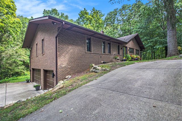 5595 Mountain Road, Genoa Twp, MI 48116