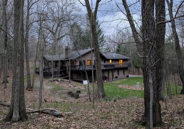 5595 Mountain Road, Genoa Twp, MI 48116