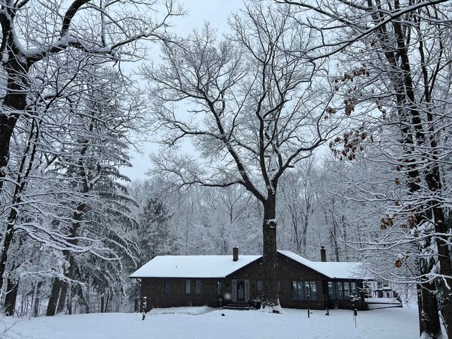 5595 Mountain Road, Genoa Twp, MI 48116