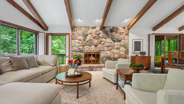 5595 Mountain Road, Genoa Twp, MI 48116