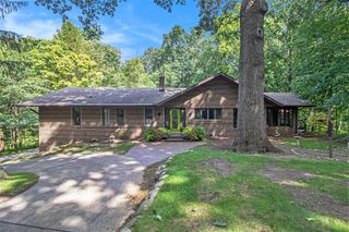 5595 Mountain Road, Genoa Twp, MI 48116