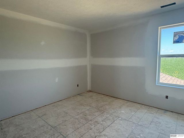 20810 Vernon Avenue, Elkhorn, NE 68022