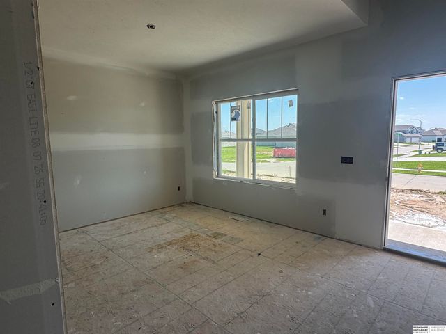20810 Vernon Avenue, Elkhorn, NE 68022