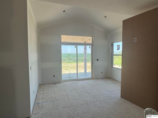 20810 Vernon Avenue, Elkhorn, NE 68022