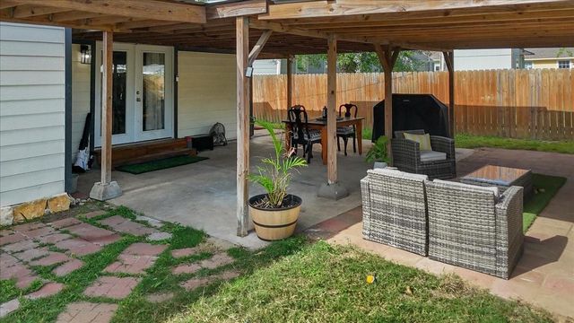 1702 Alabama Street, Baytown, TX 77520