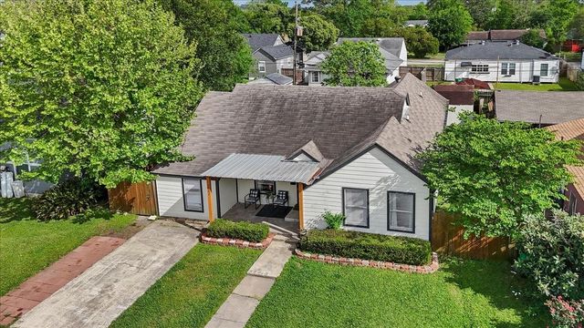 1702 Alabama Street, Baytown, TX 77520