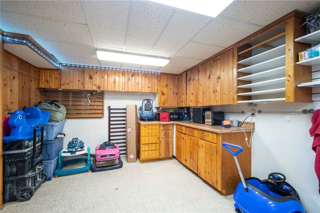 2908 Schultz Drive NW, Cedar Rapids, IA 52405