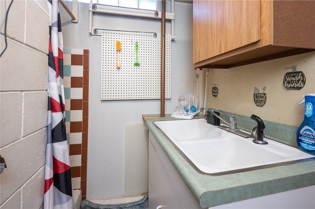 2908 Schultz Drive NW, Cedar Rapids, IA 52405