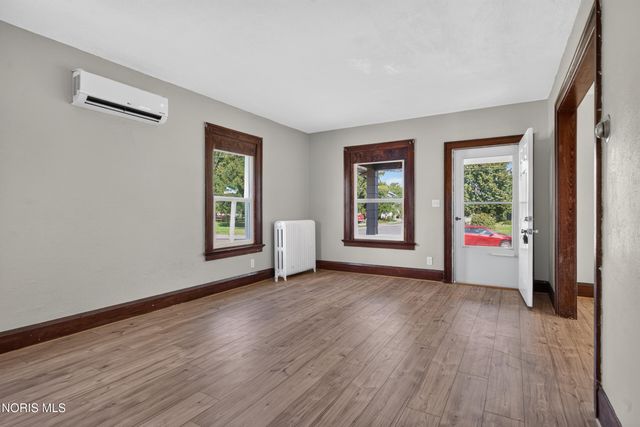 147 Eagle Point Road, Rossford, OH 43460