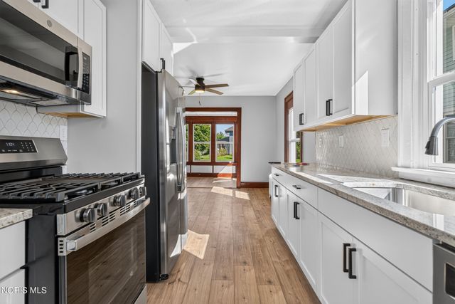 147 Eagle Point Road, Rossford, OH 43460
